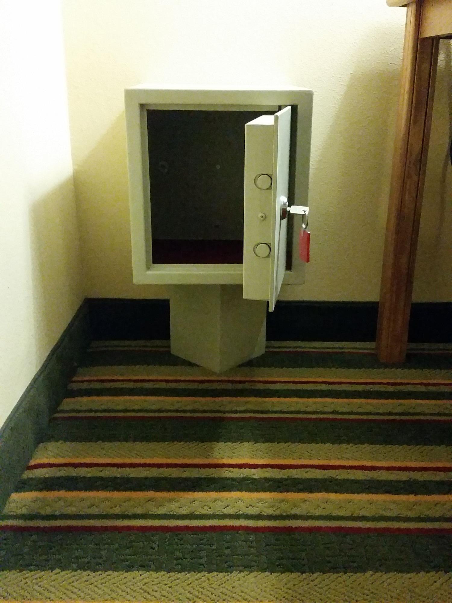 Super 8 By Wyndham Ottawa Starved Rock Hotel Luaran gambar
